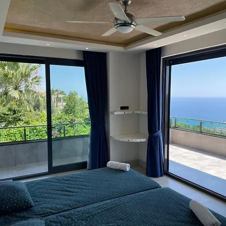 With A View And Pool * Αλάνια