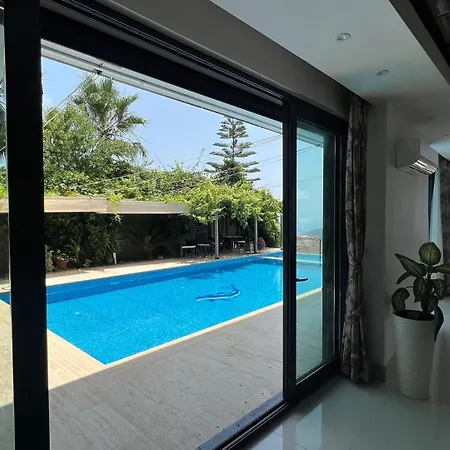 With A View And Pool Holiday home *