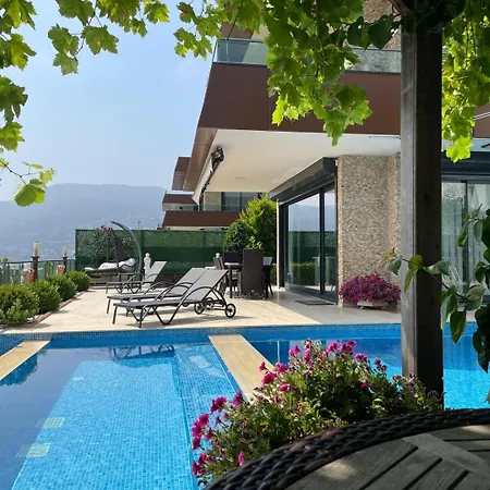 With A View And Pool Dom wakacyjny *