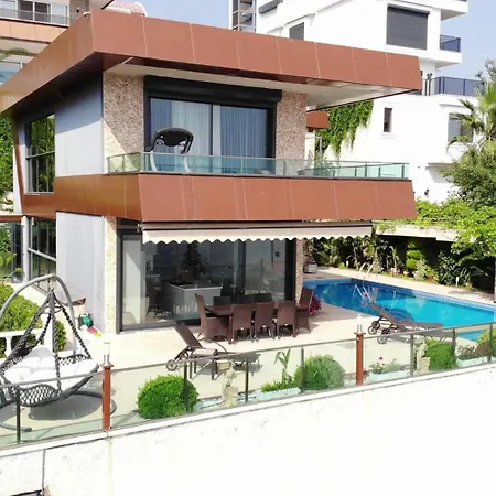 With A View And Pool Dom wakacyjny Alanya